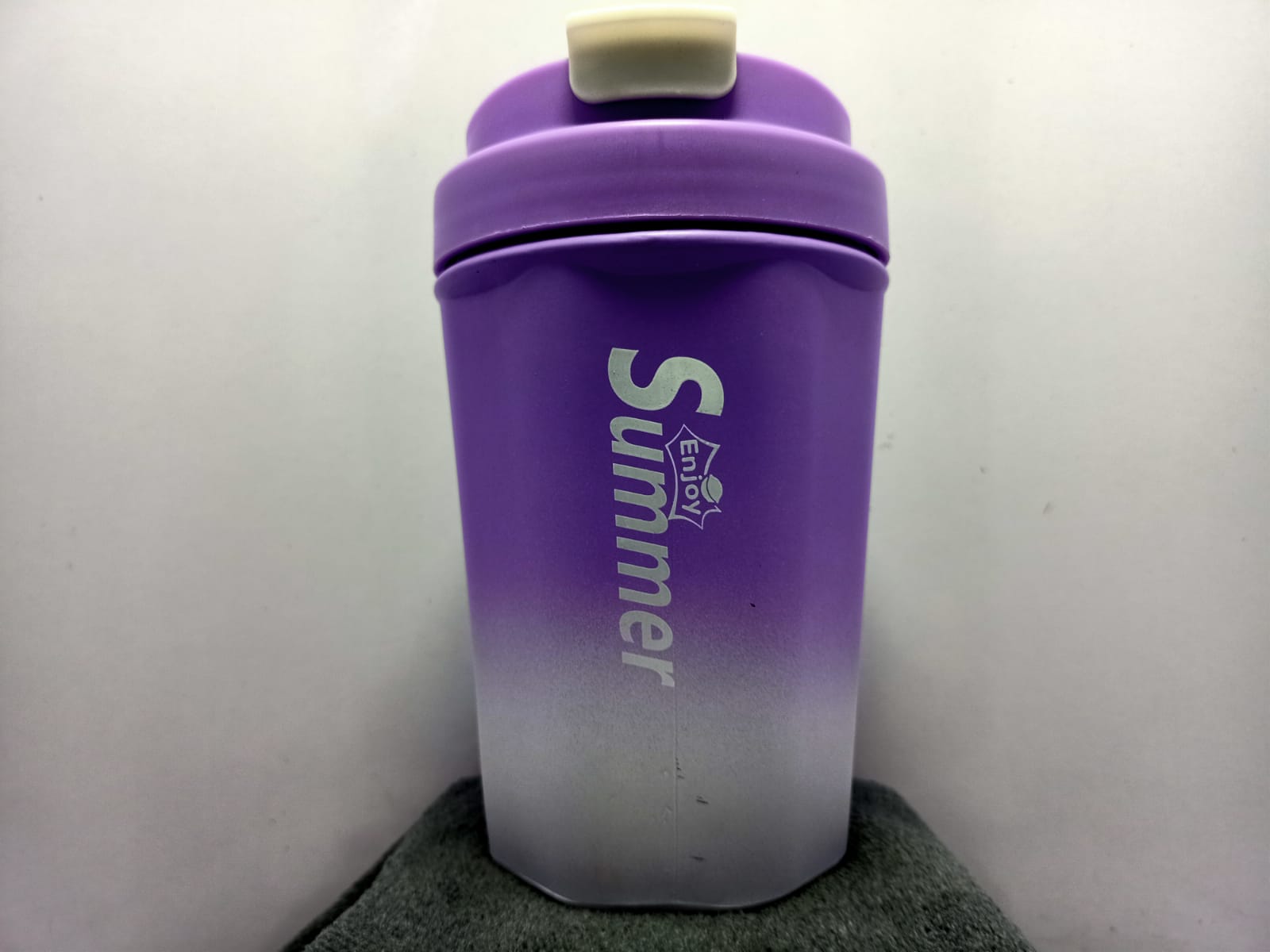 βοΈ Enjoy Summer β The Stylish Green Glass Bottle That Redefines Freshness! π