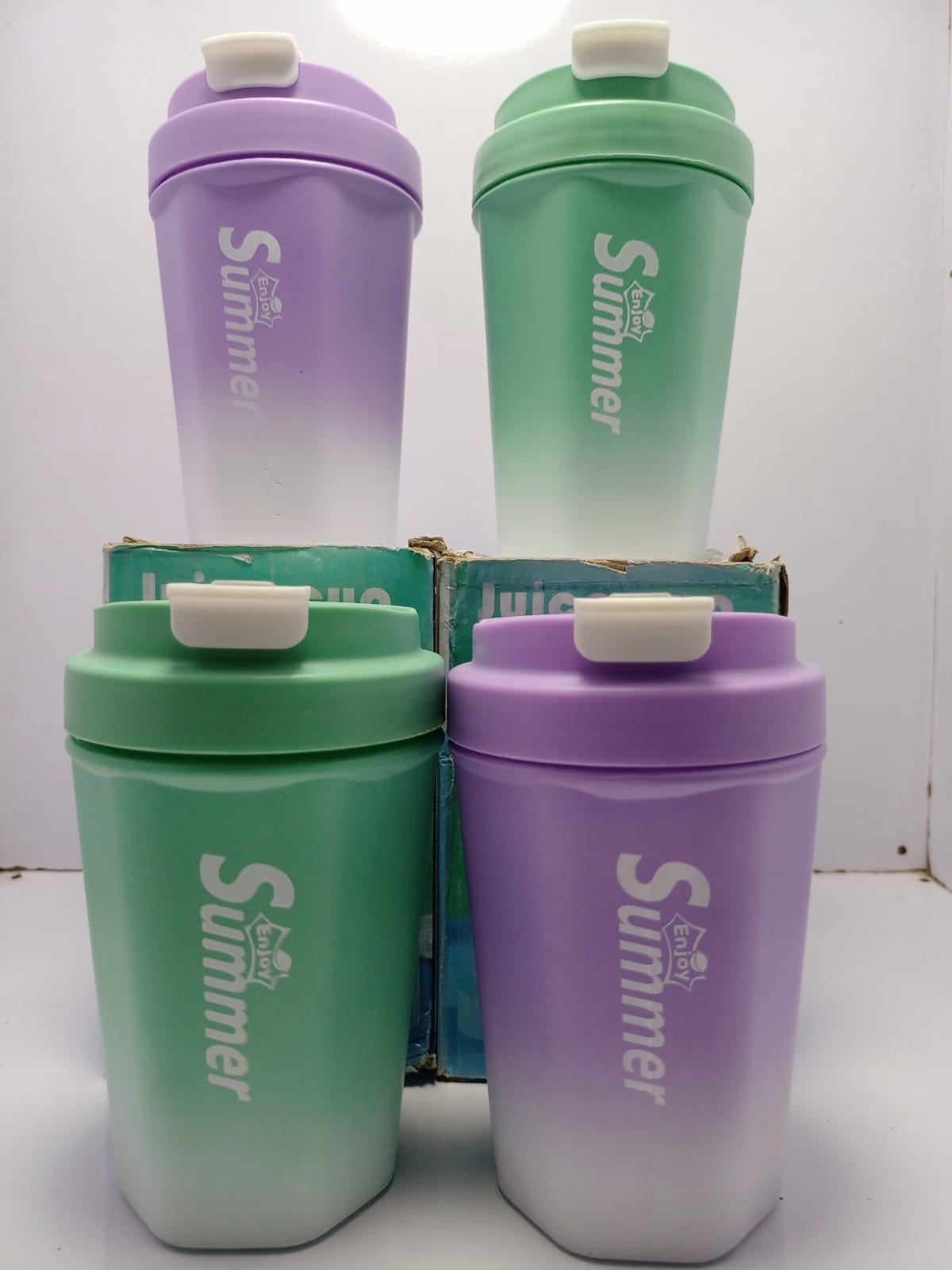 βοΈ Enjoy Summer β The Stylish Green Glass Bottle That Redefines Freshness! π