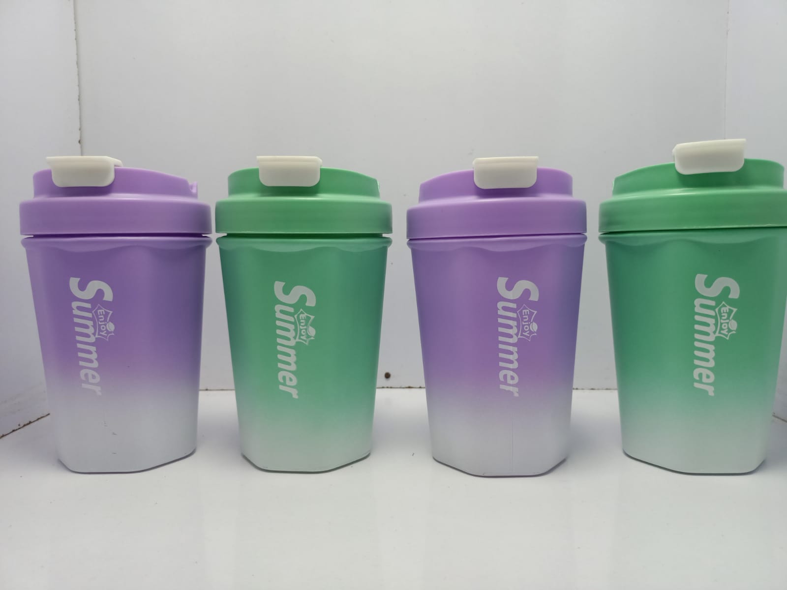 βοΈ Enjoy Summer β The Stylish Green Glass Bottle That Redefines Freshness! π