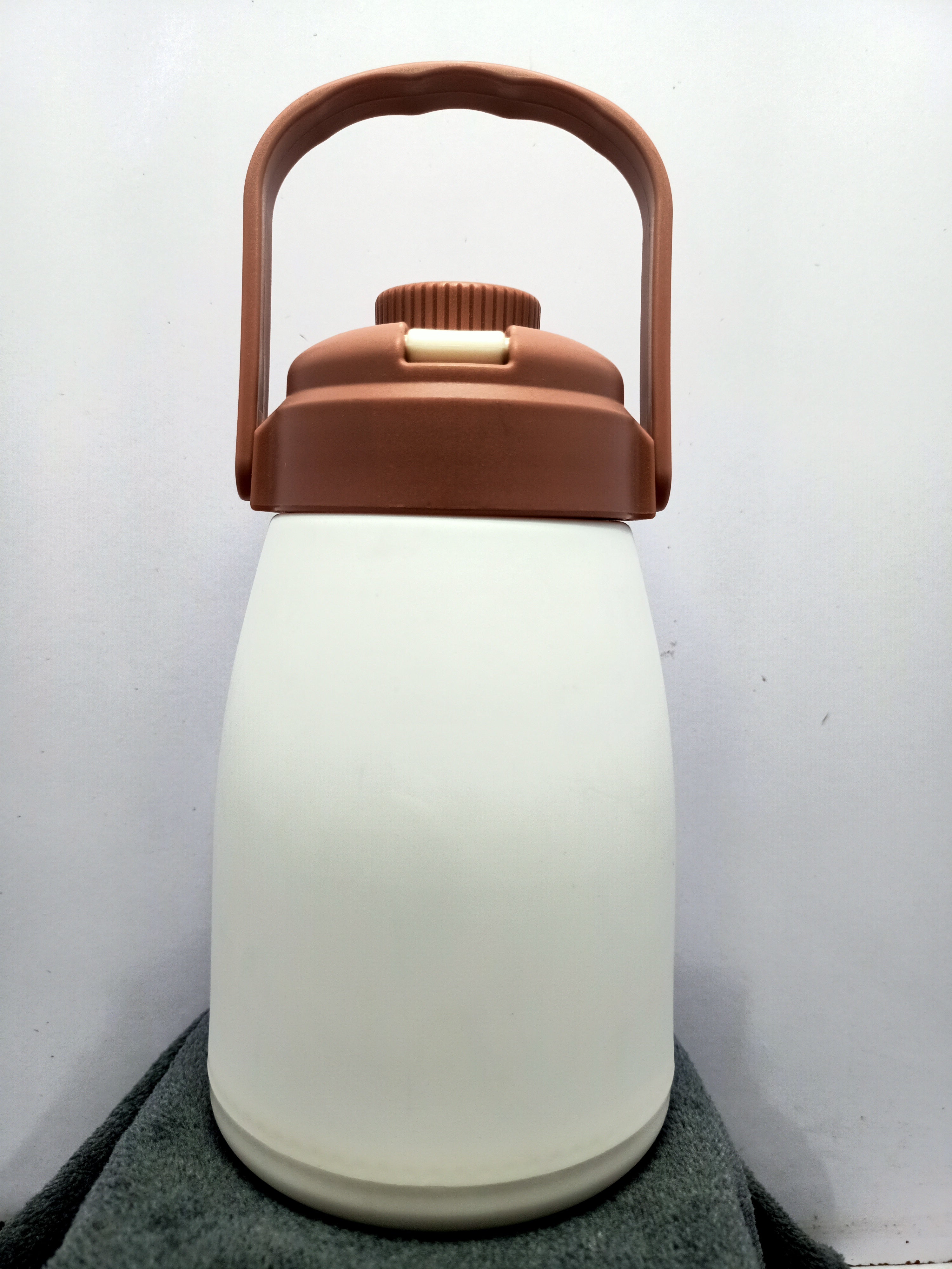 “Cute, Fun & Eco-Friendly — The Perfect Kids’ Glass Bottle!” 🍀💧